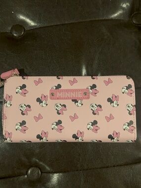 Disney Minnie Allover Print Zip Wallet in Light Pink